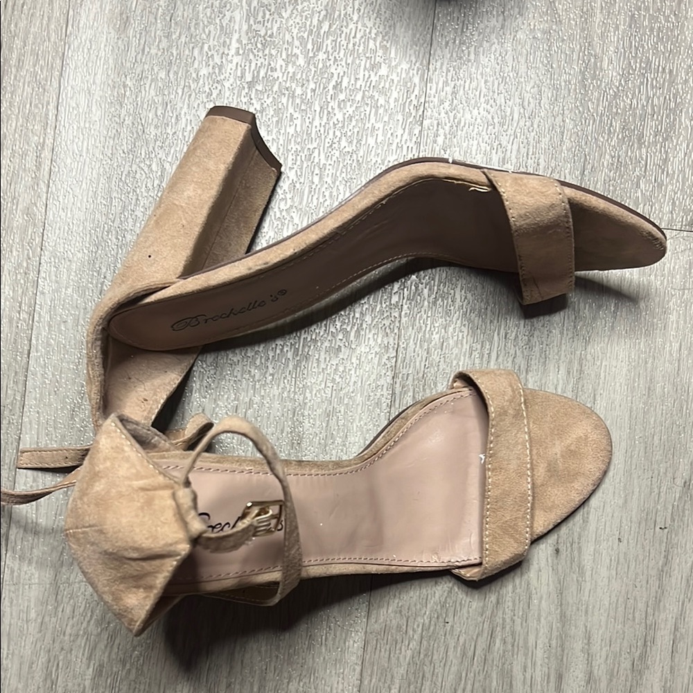 Bordello Women's Tan Heeled Sandals